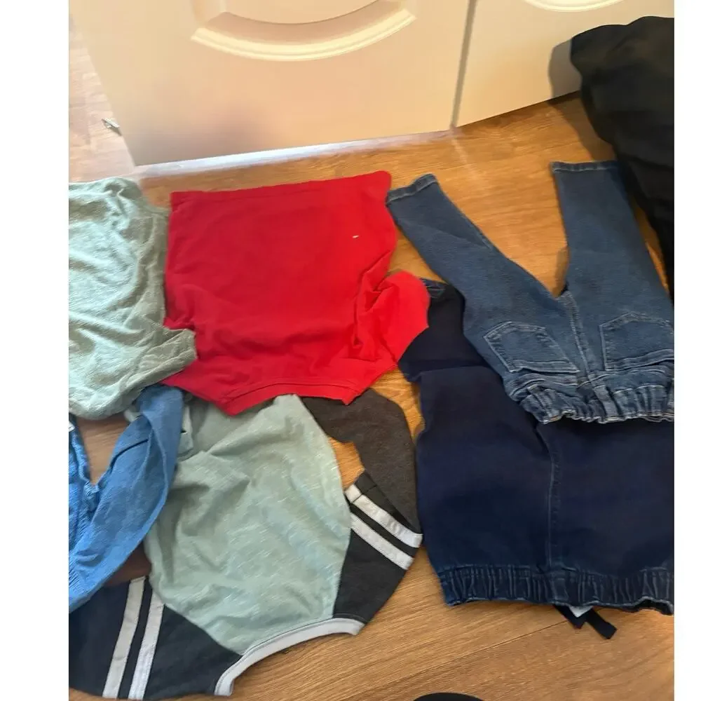 Lot‎ of 8 Pieces Of 18 Month Clothes